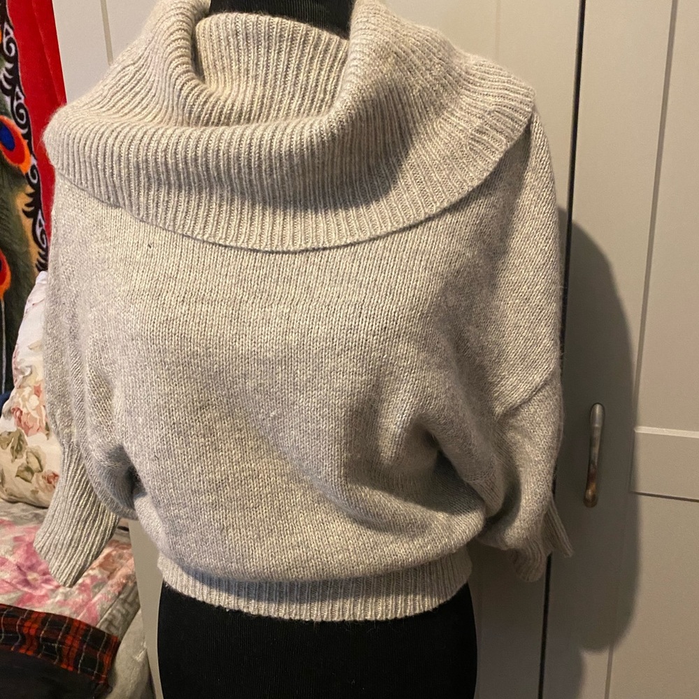 Sweater - Picture 2 of 9